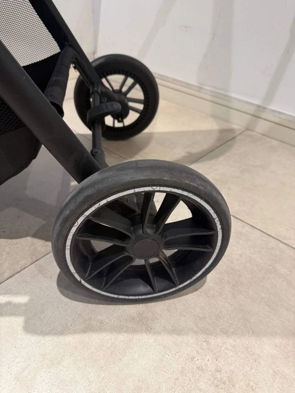 Продам отличную  коляску 3в1 Carestino Beverly V2 6