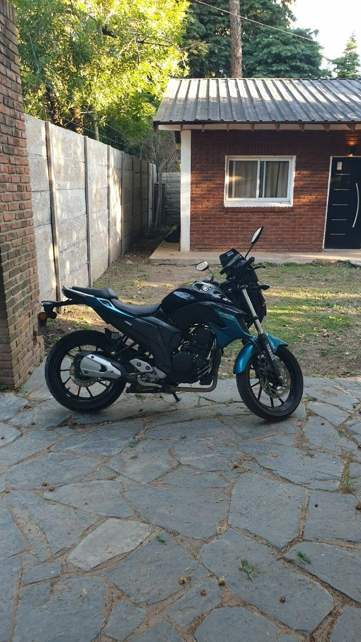 мотоцикл Yamaha FZ25 4