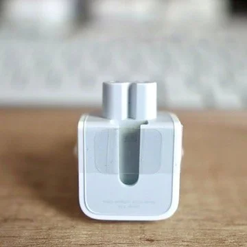 Apple AC Wall Plug (EU version) 3