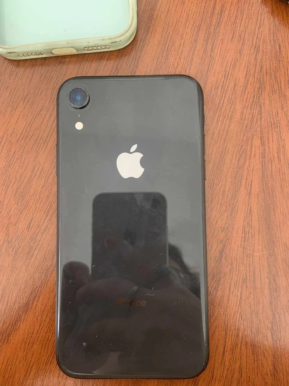 iPhone XR 1