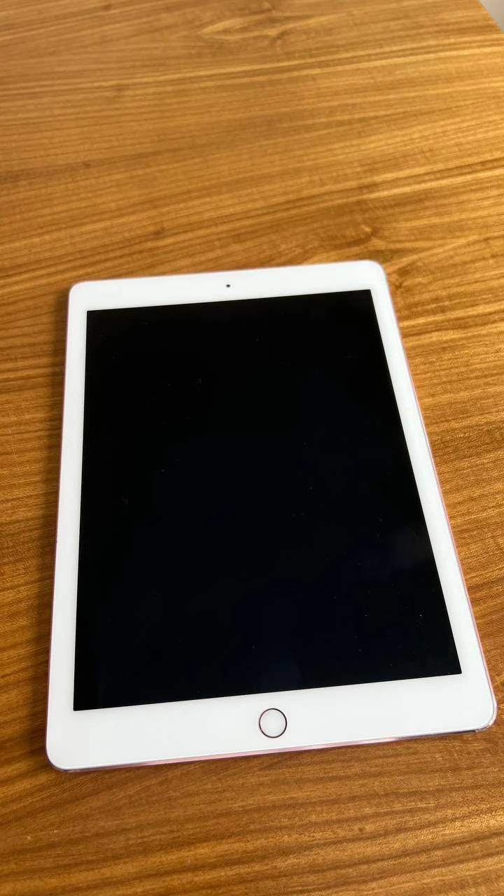 iPad Pro 9.7” (2016), 128 ГБ, Wi-Fi + Cellular (SIM), Rose Gold. 2