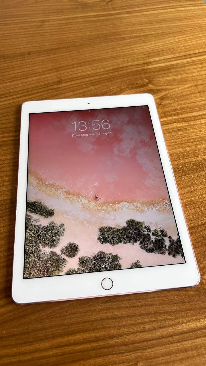 iPad Pro 9.7” (2016), 128 ГБ, Wi-Fi + Cellular (SIM), Rose Gold. 1