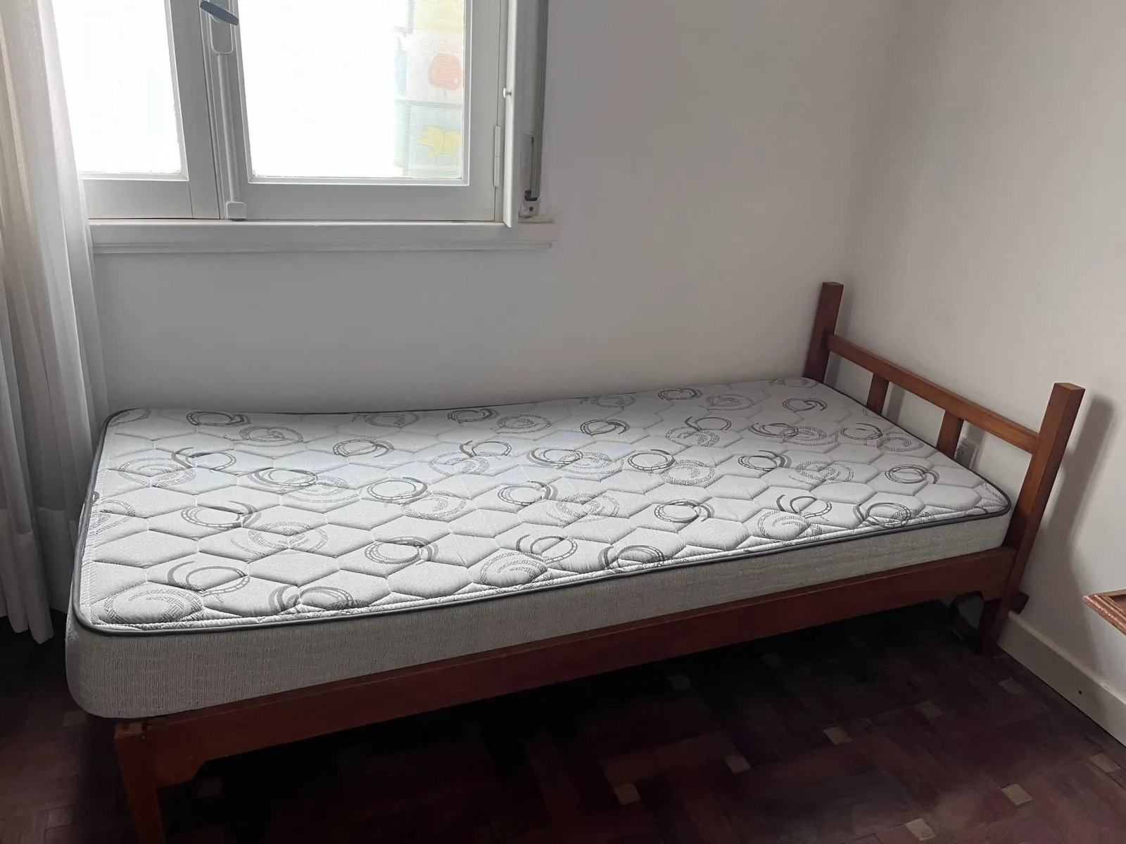 Кровати с матрасами 1