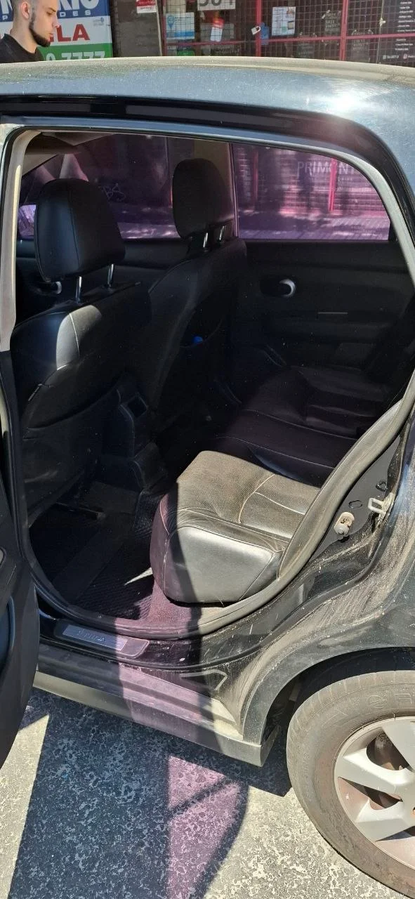 Nissan Tiida 2009 6