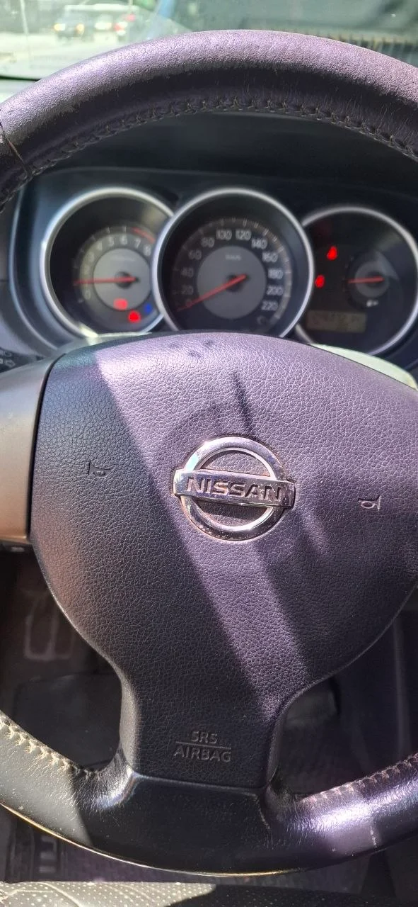 Nissan Tiida 2009 8