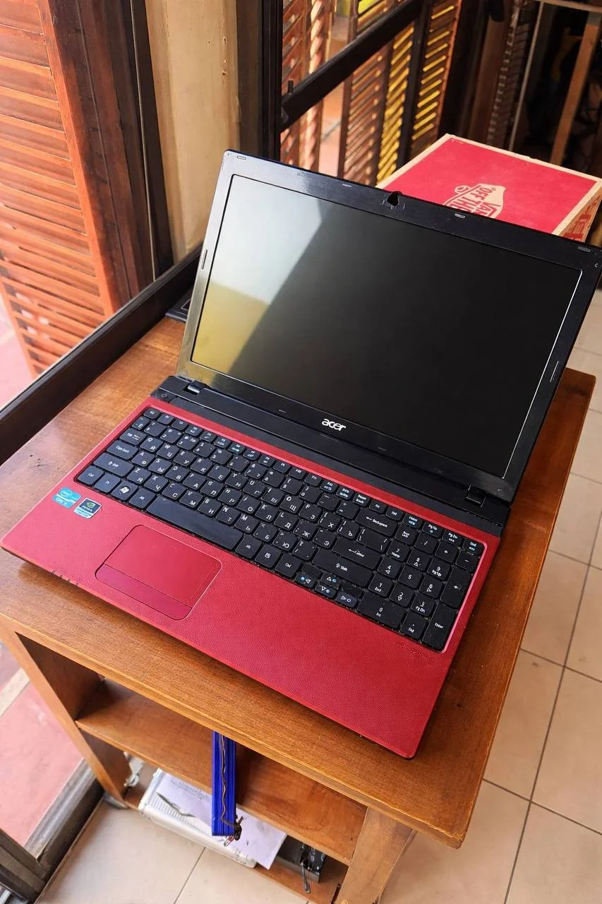 Ноутбук Acer Aspire 5750 1