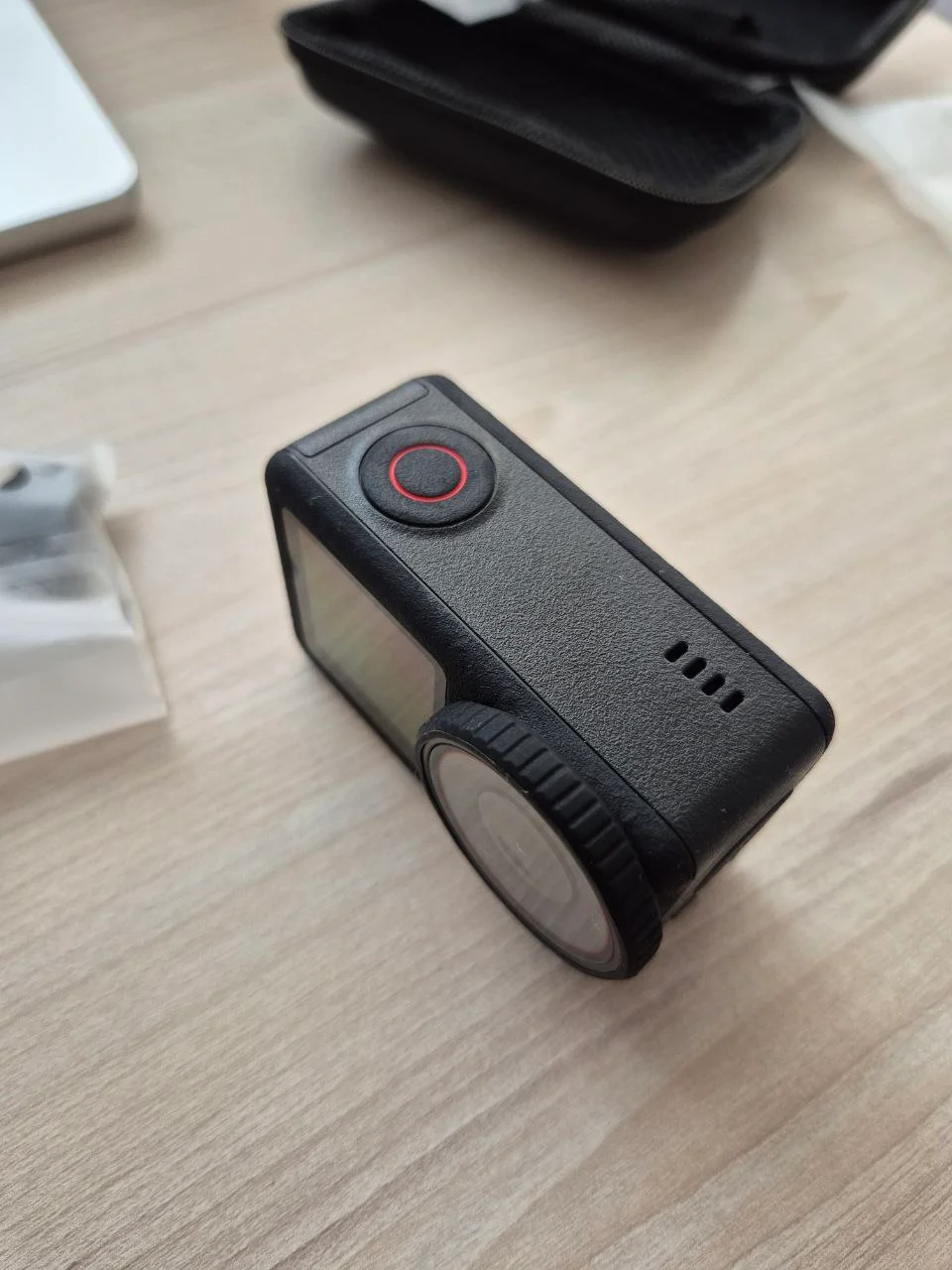 DJI Osmo Action 5 Pro Adventure Combo 4