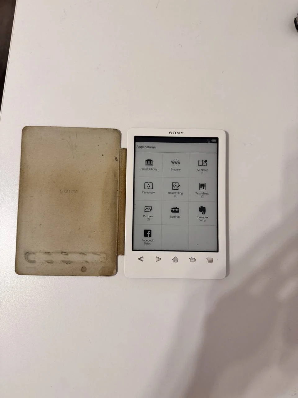 Электронная книга Sony 1