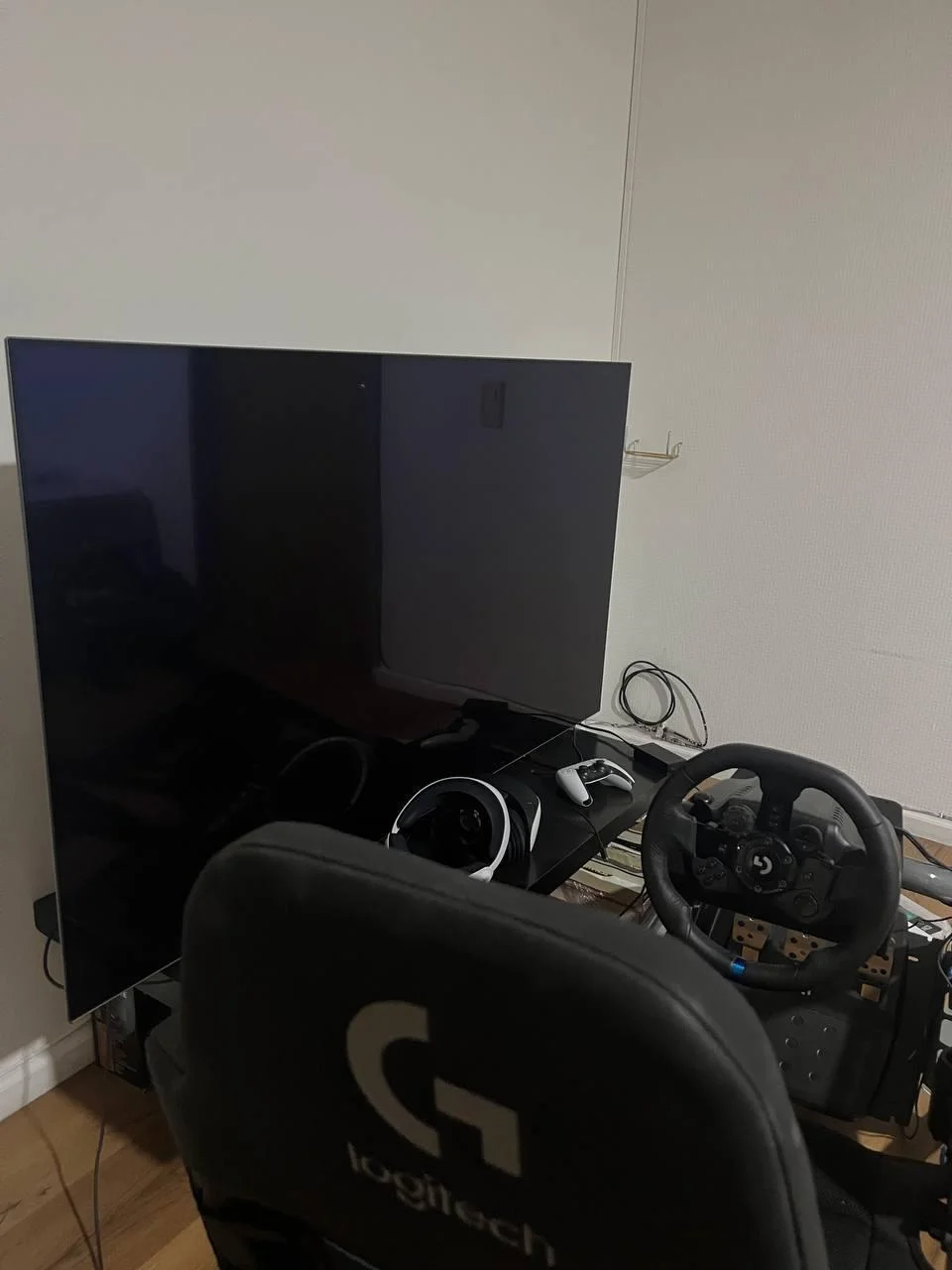 Рейсинг-сетап: Playseat Trophy + Logitech G923 2