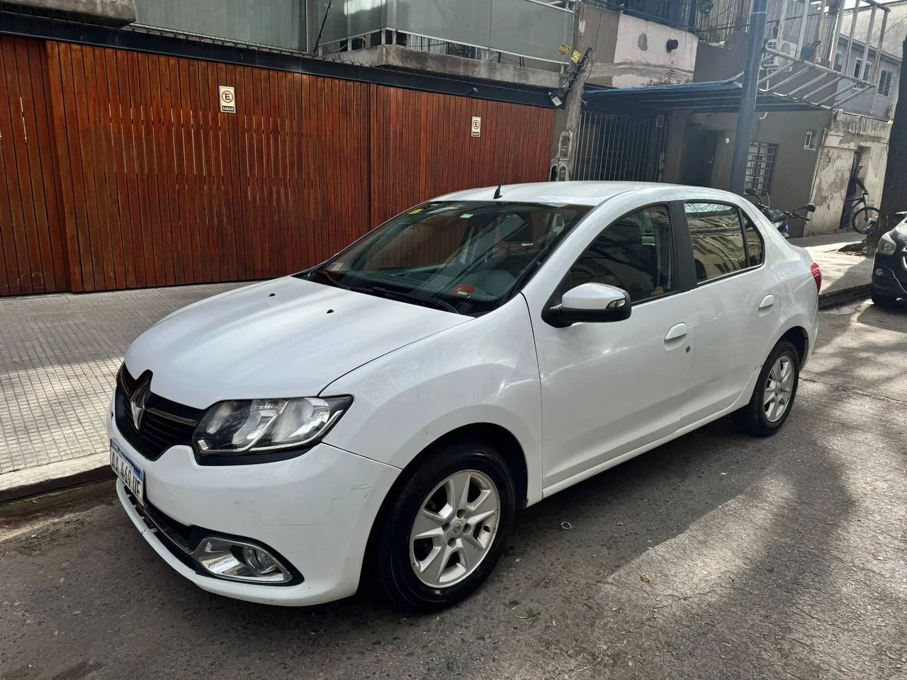 Renault Logan 2016 года 2