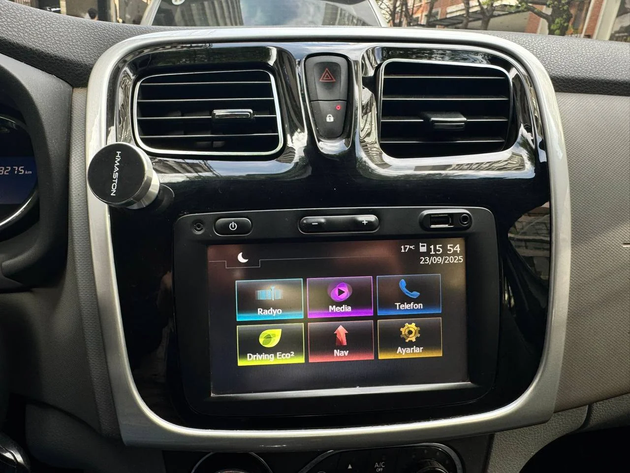 Renault Logan 2016 года 8