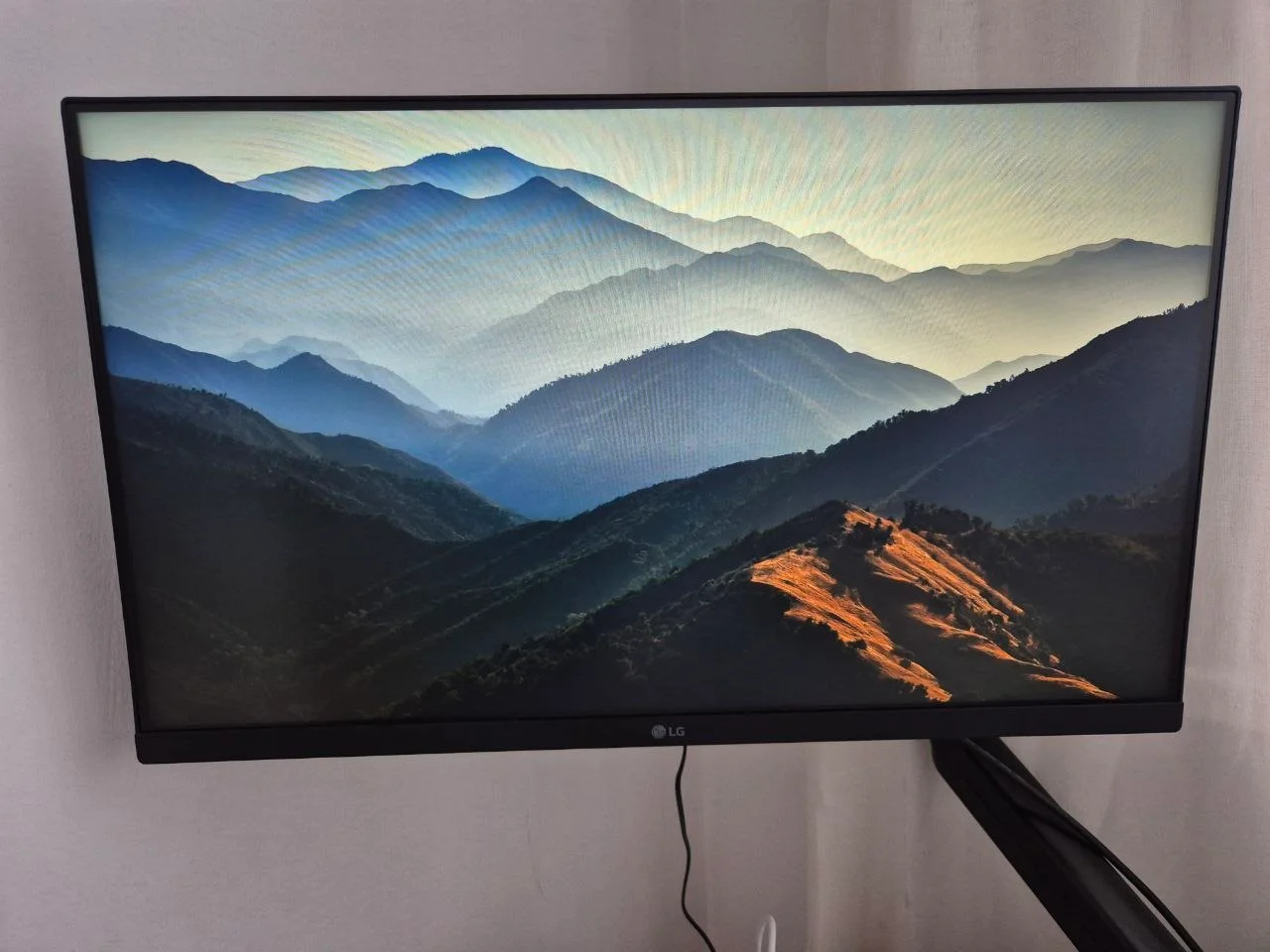 Монитор LG 24" 1