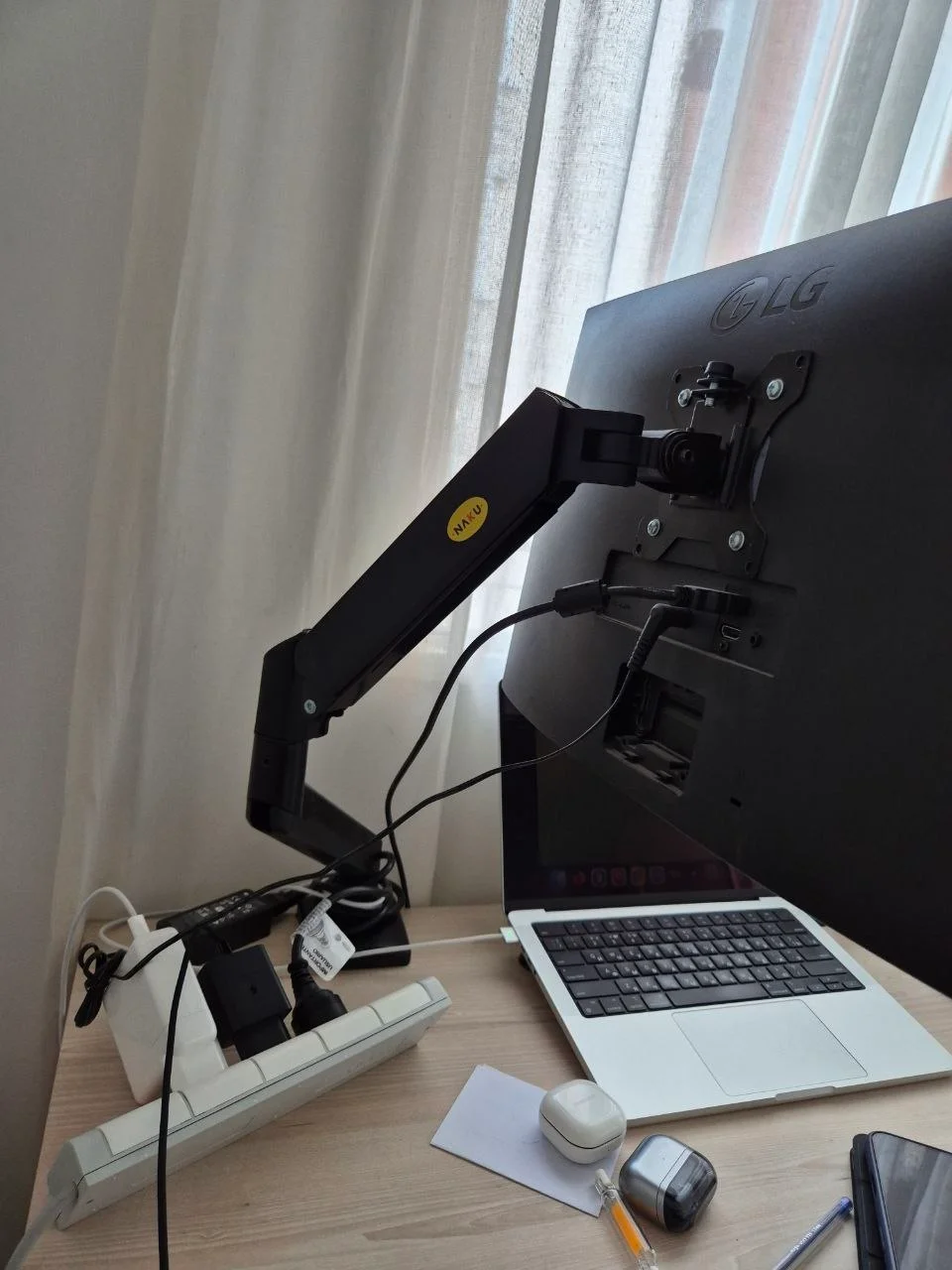 Монитор LG 24" 3