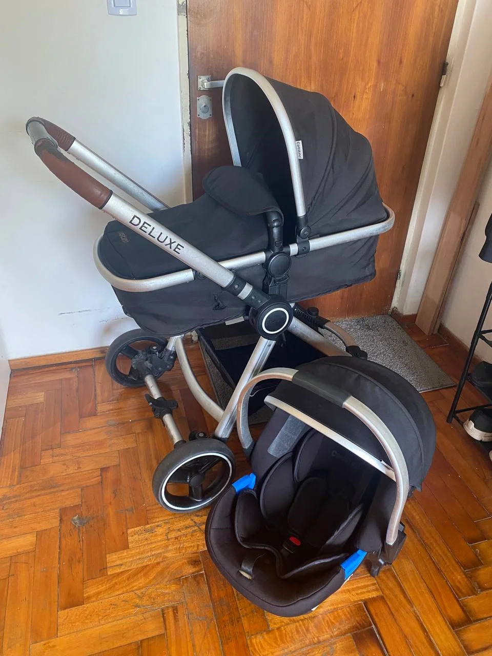 Коляска 3 в 1 Carestino Deluxe 2