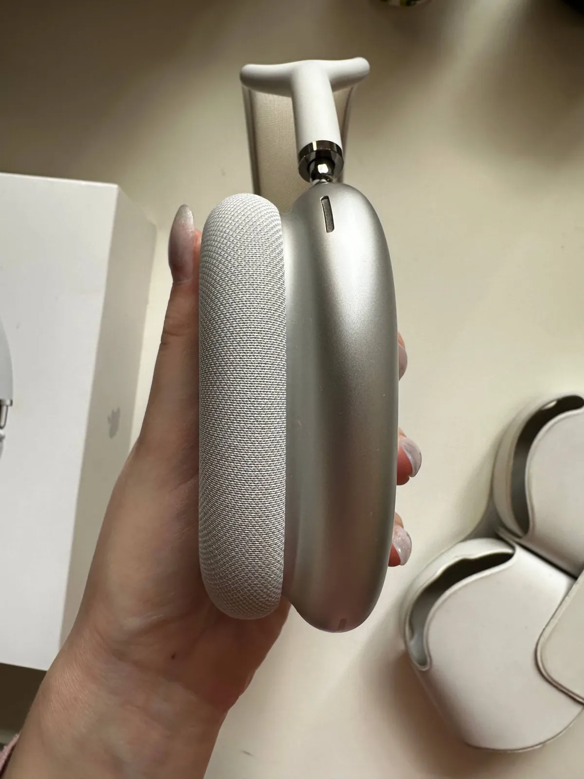 Наушники AirPods Max 4