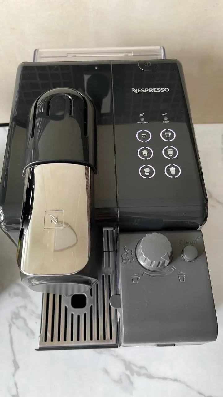 Кофе машина Nespresso 3