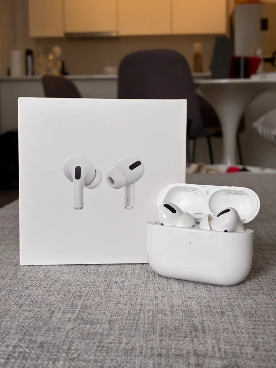 Apple AirPods Pro (1 Gen) 3