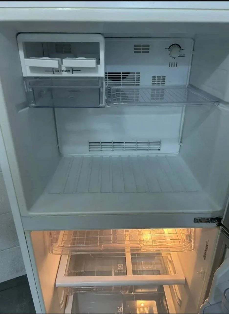 Холодильник Electrolux 216 литров 5