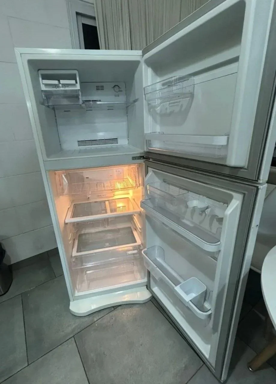 Холодильник Electrolux 216 литров 6