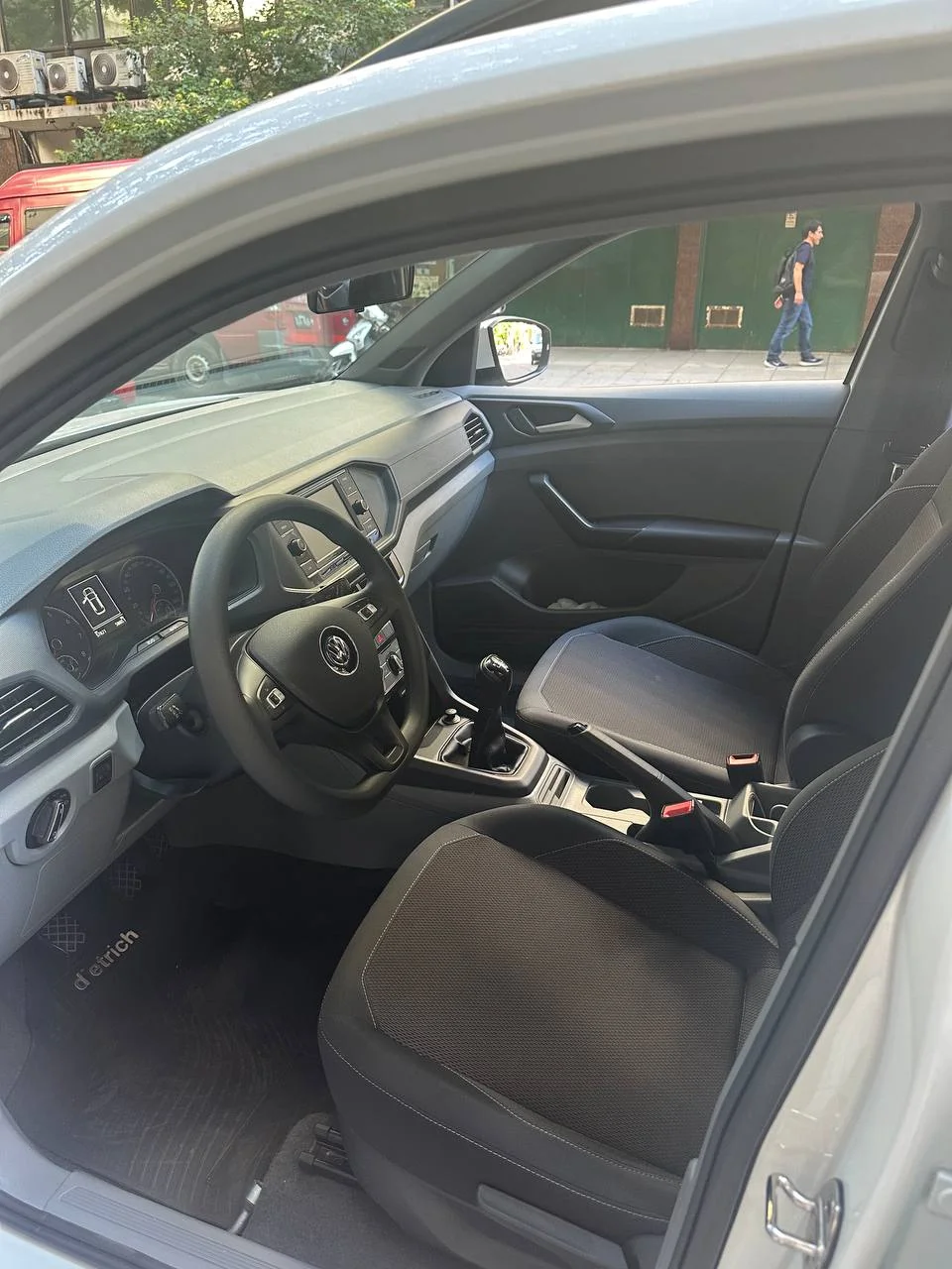 Volkswagen T-cross 2021 9