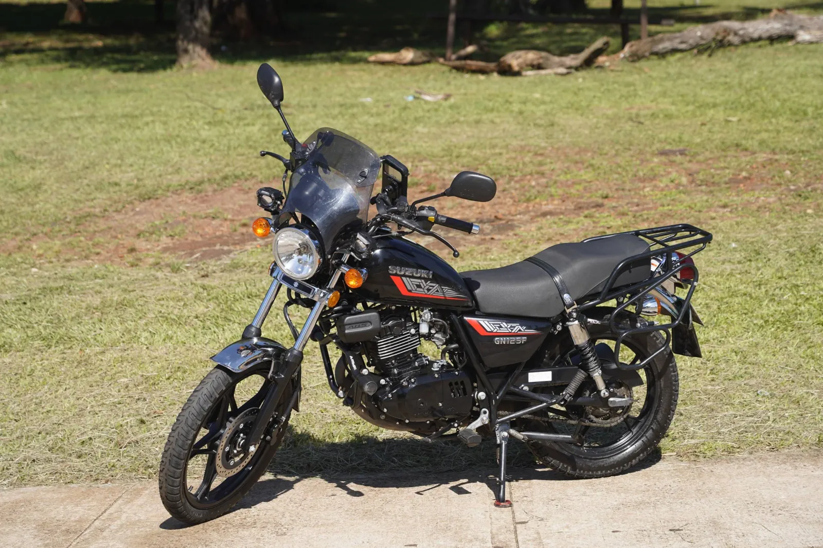 Мотоцикл Suzuki GN125F с ABS 1