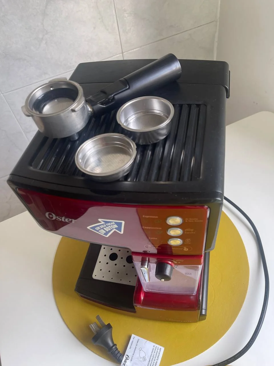 Кофеварка с капучинатором Oster 4
