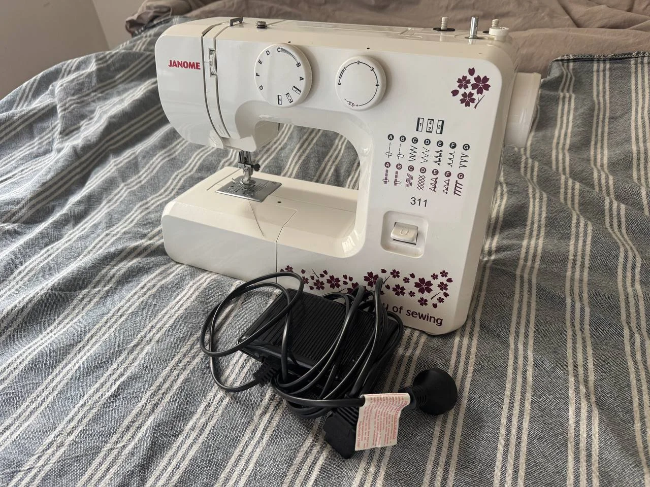 Швейная машинка Janome 311 1