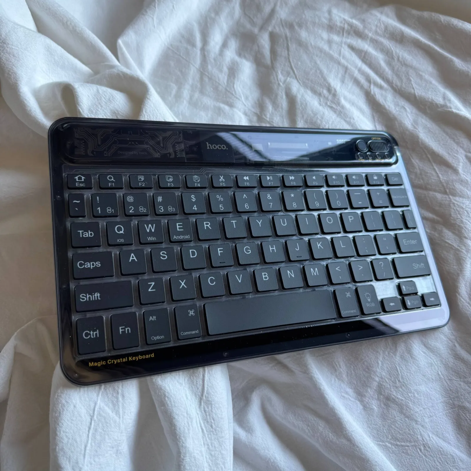 Прозрачная Bluetooth клавиатура Hoco S55 2