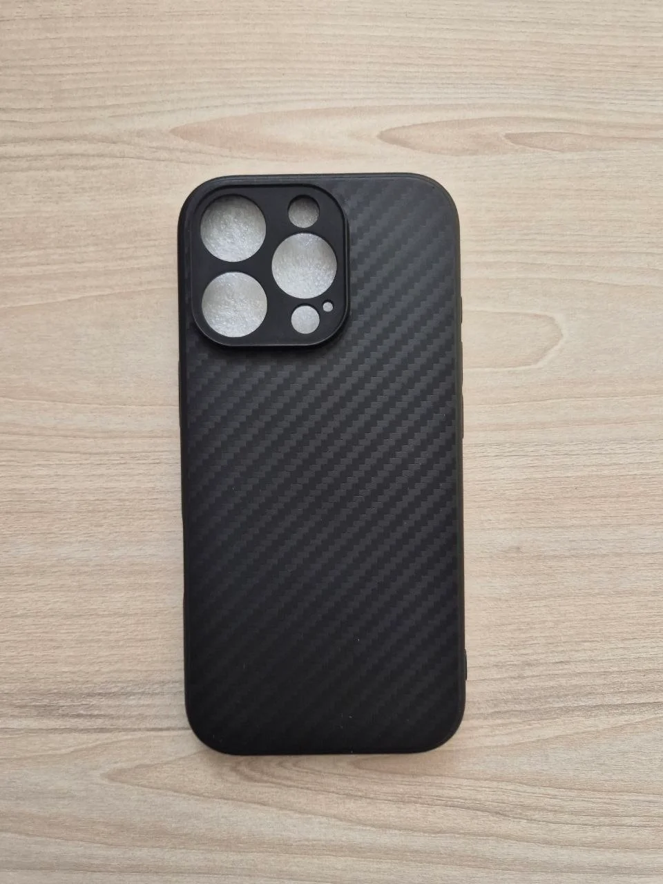 Чехлы и стекло для iPhone 16 Pro 4