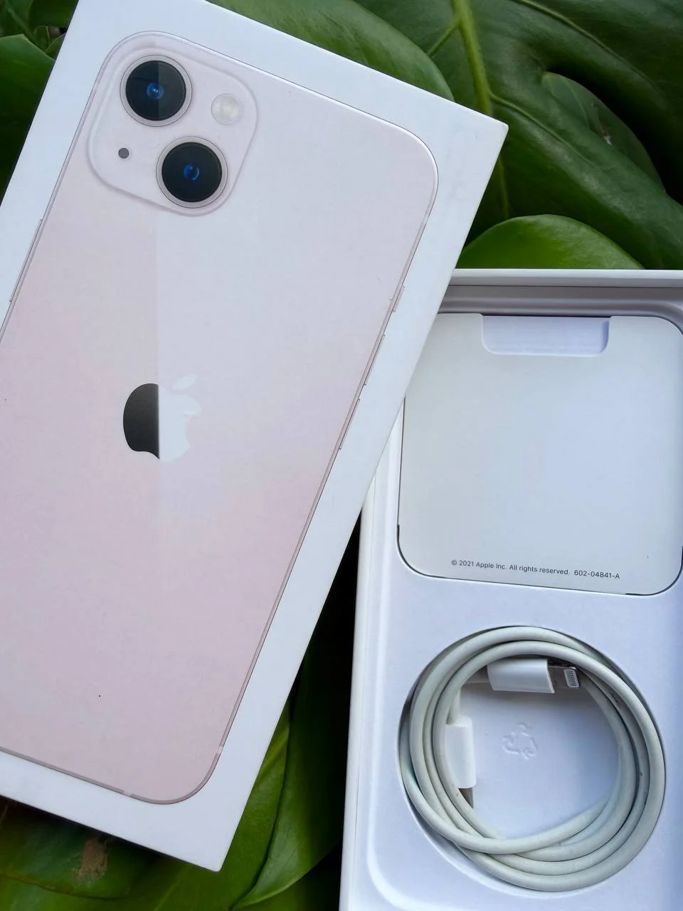 iPhone 13 128GB розовый 2