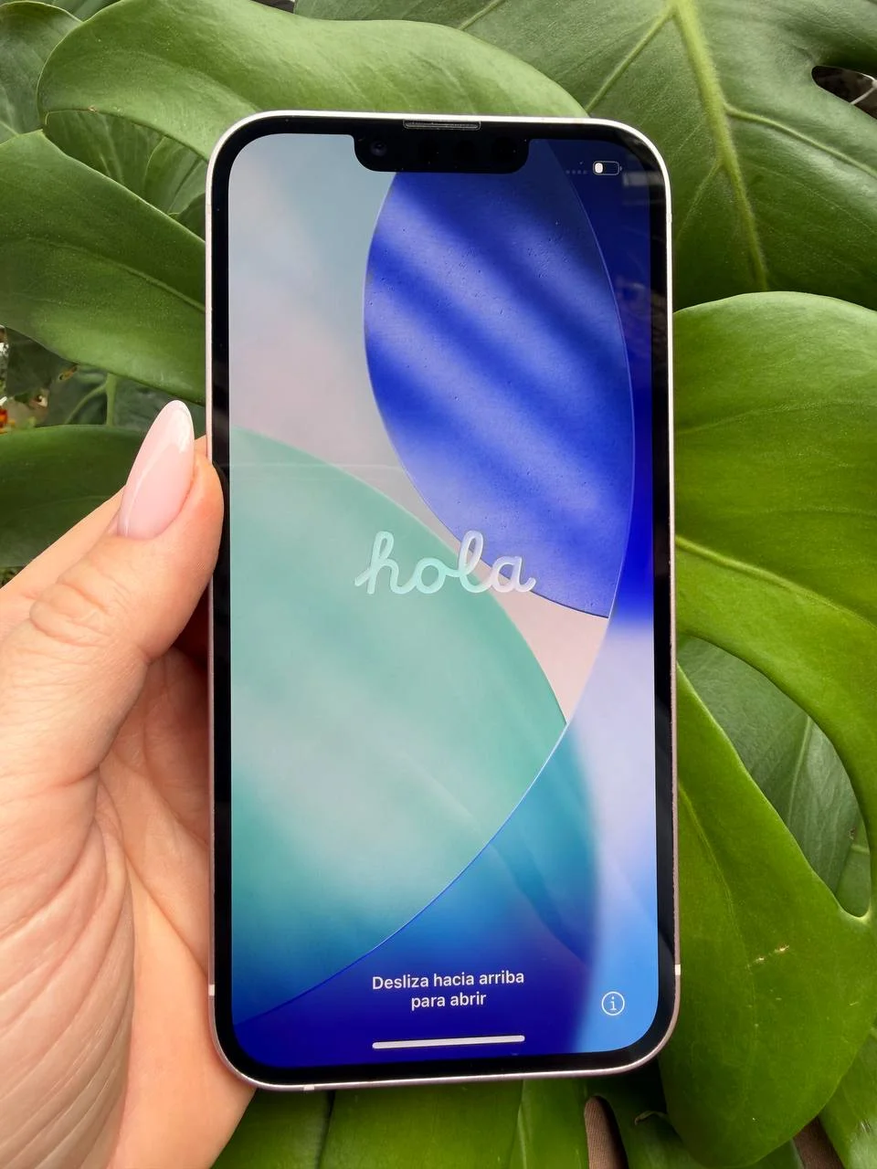 iPhone 13 128GB розовый 3