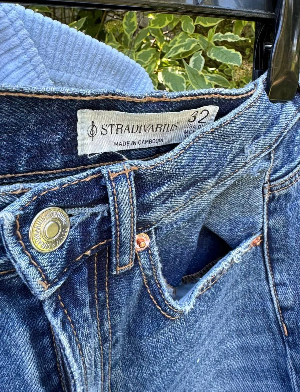 Джинсы Stradivarius широкие укороченные 32 2