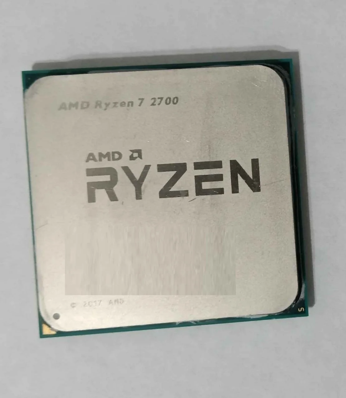 Процессоры AMD Ryzen 5 5600 и Ryzen 7 2700 2