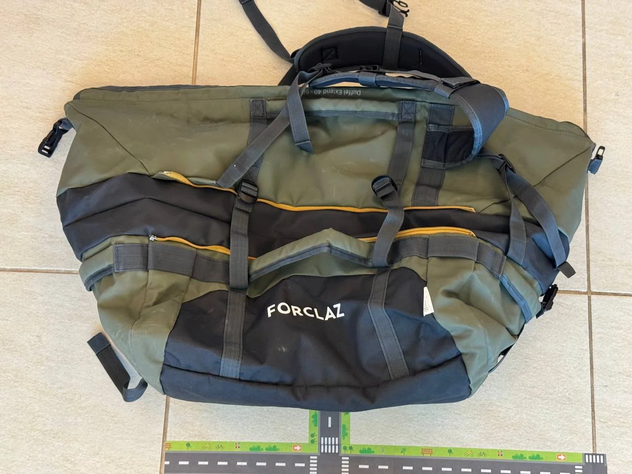 Сумка-рюкзак Decathlon 40-60л хаки 1