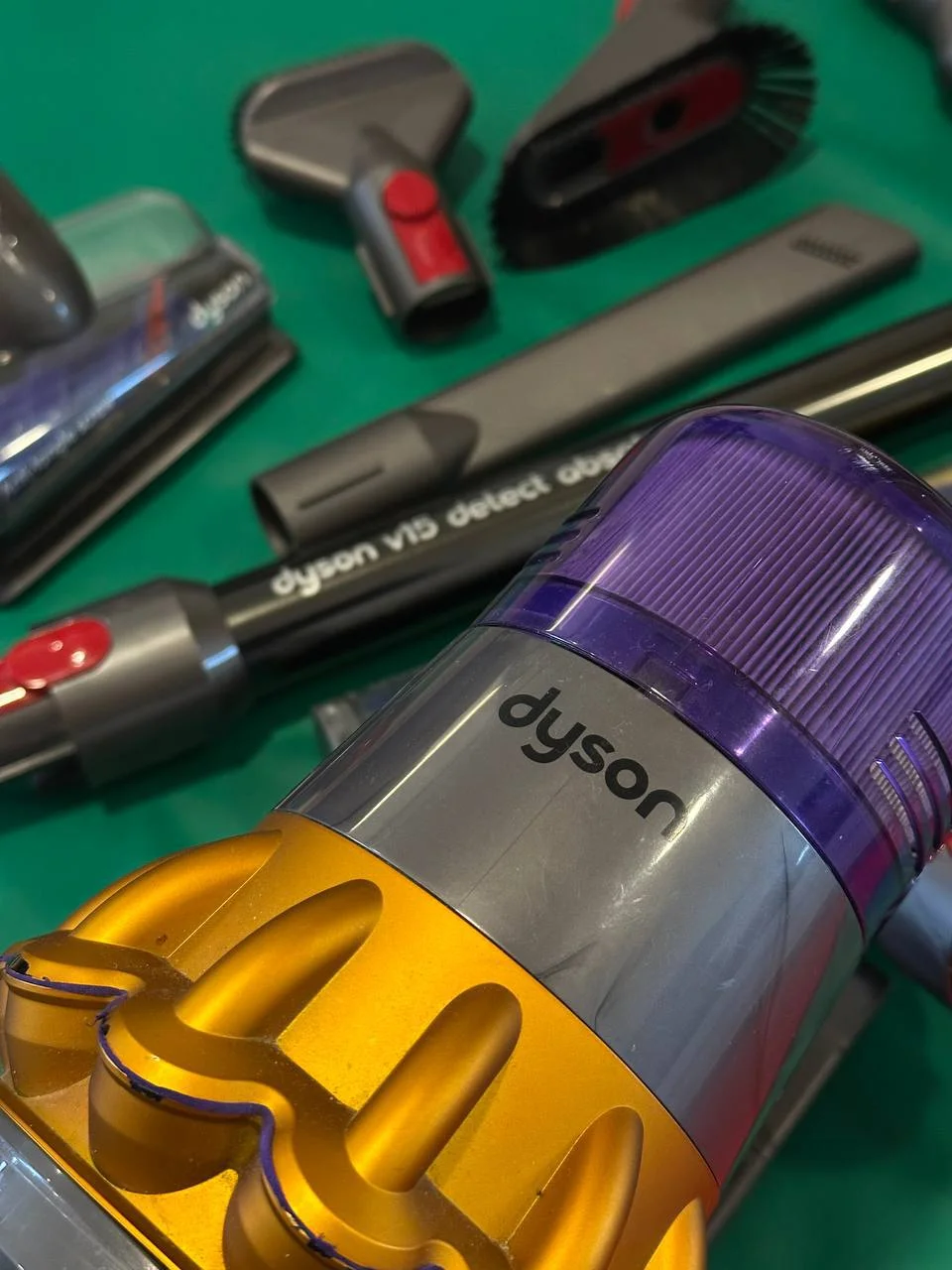 Пылесос Dyson V15 Detect 1