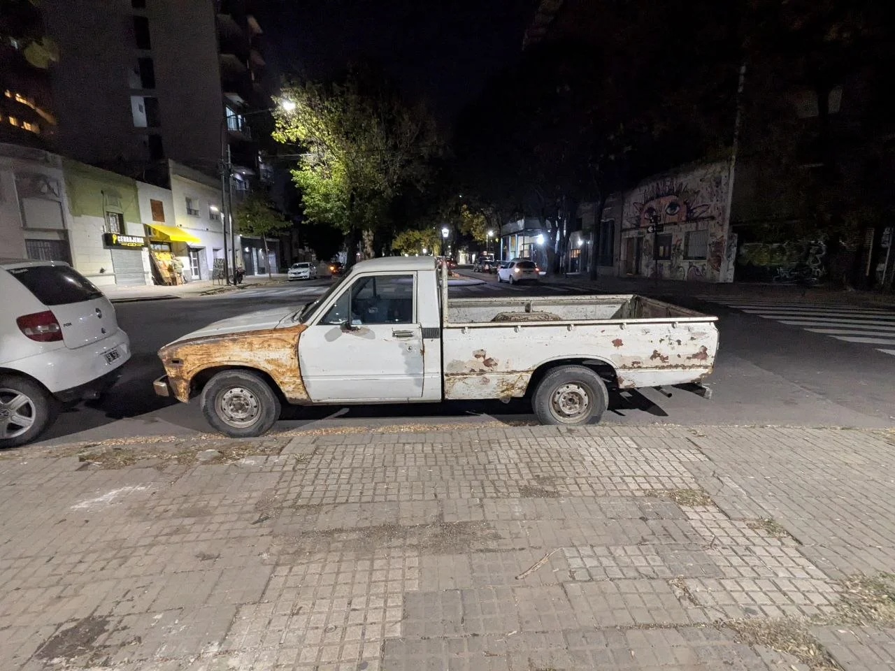 Toyota Hilux 1980 пикап 2