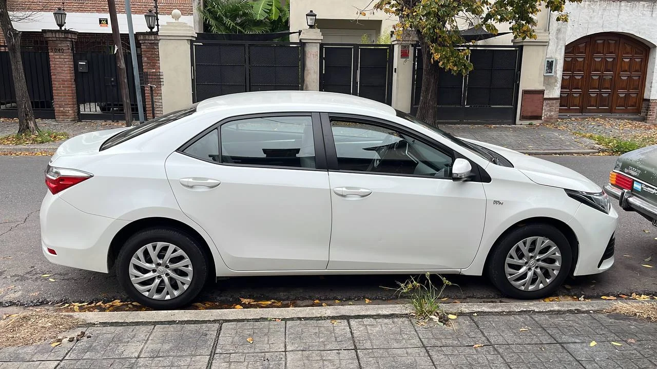 Toyota Corolla 2019 автомат 1