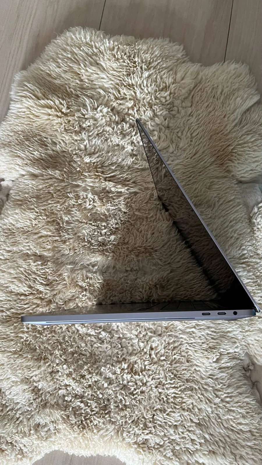 MacBook Pro 16 i7 RAM 16Gb 5