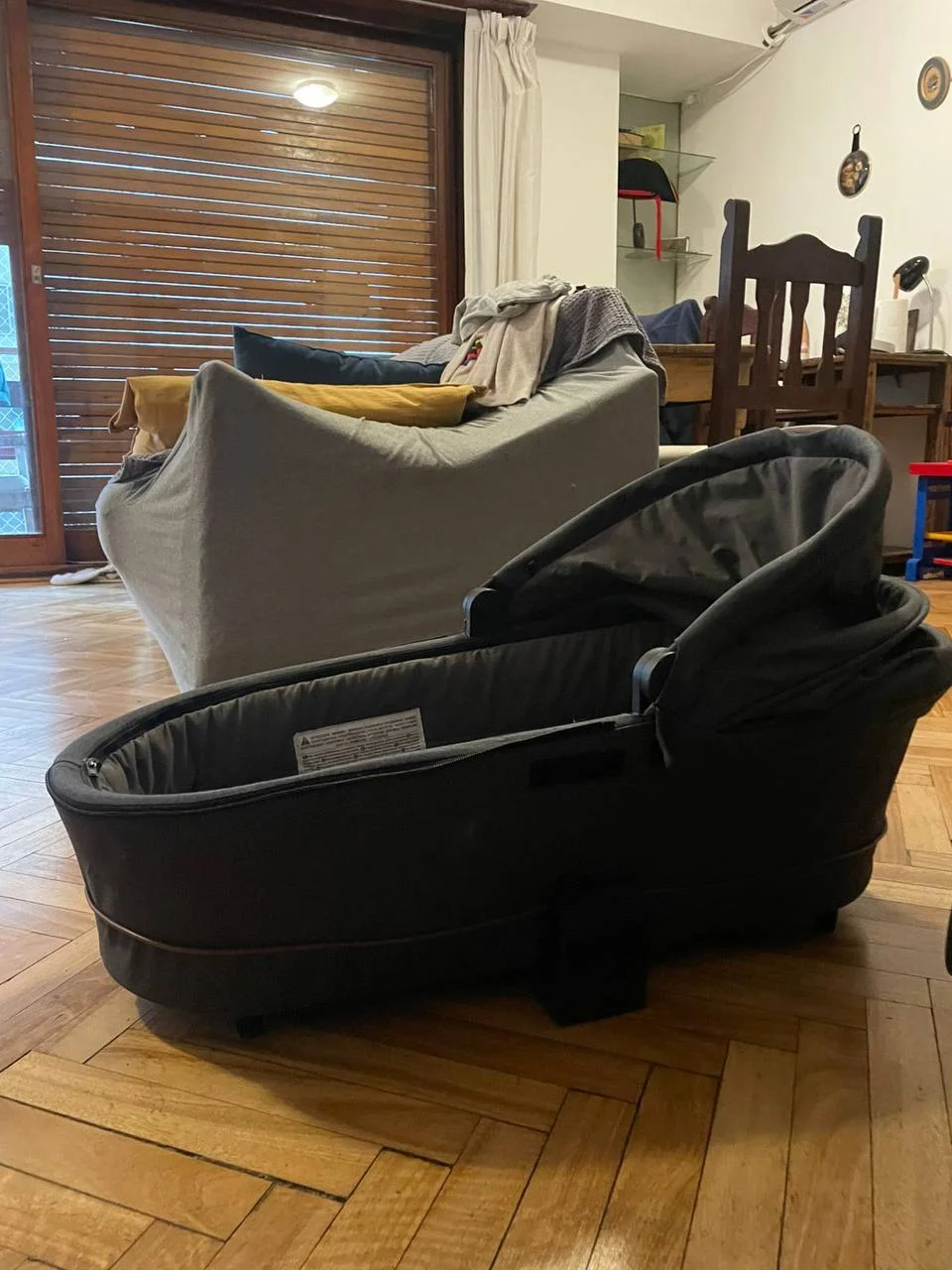 Детское кресло и люлька Carestino 2