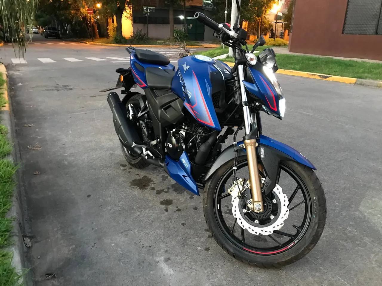 Мотоцикл TVS RTR 200 FI 2023 8