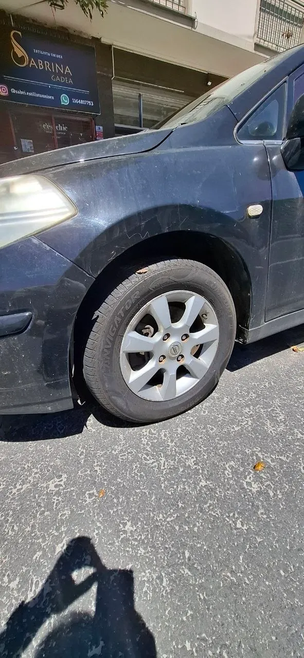 Nissan Tiida 2009 1.8 TEKNA седан 5