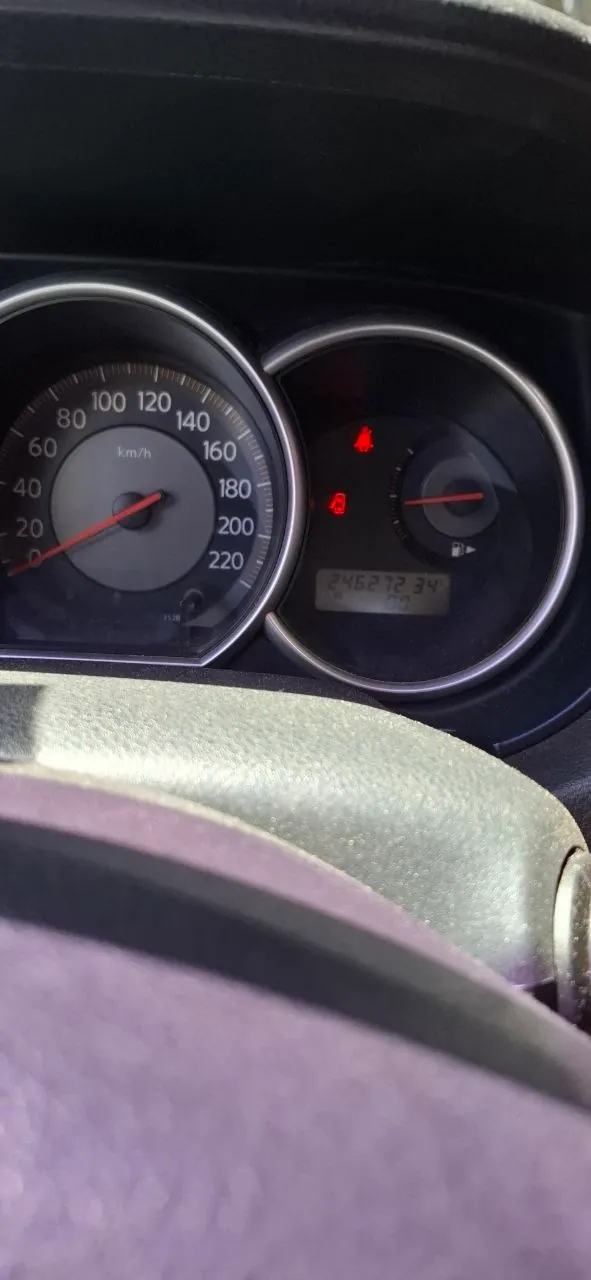Nissan Tiida 2009 1.8 TEKNA седан 7