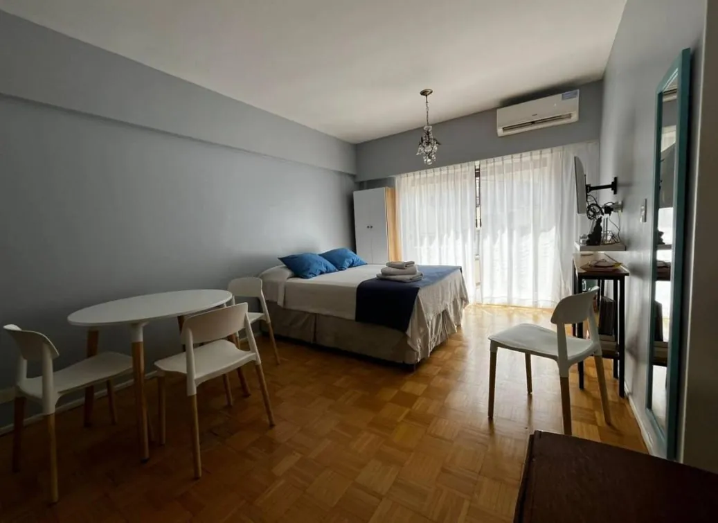 Аренда студии Recoleta Juncal 9 этаж 1