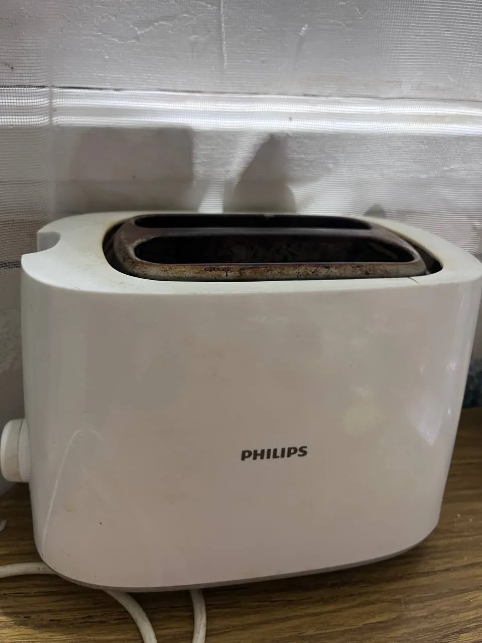 Тостер Philips в рабочем состоянии 2