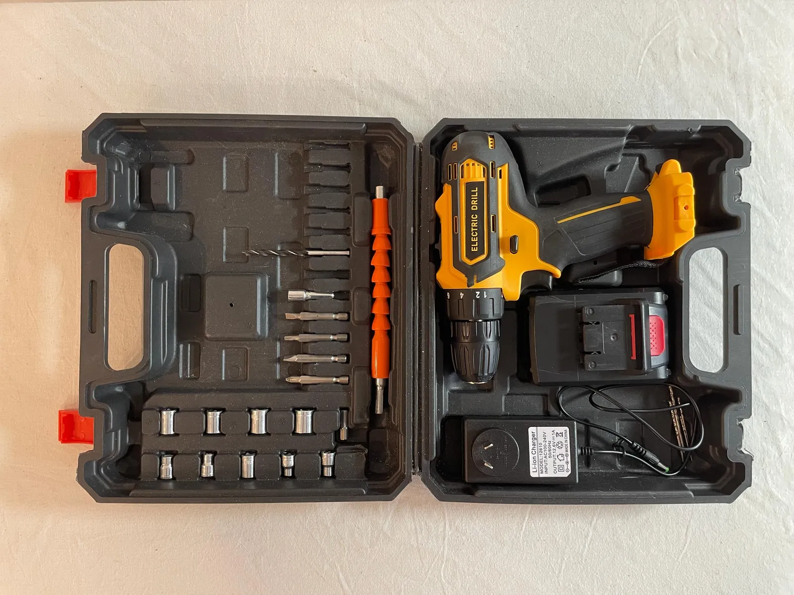 Шуруповёрт Electric Drill 18V с набором 4