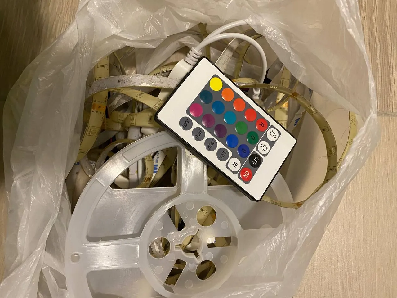 RGB LED-лента 10 метров с пультом 1