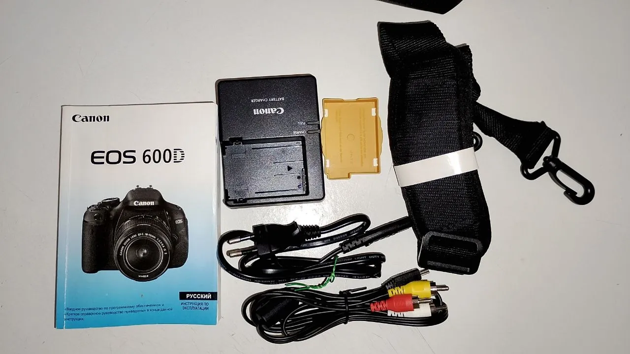 Canon EOS 600D два объектива полный комплект 4