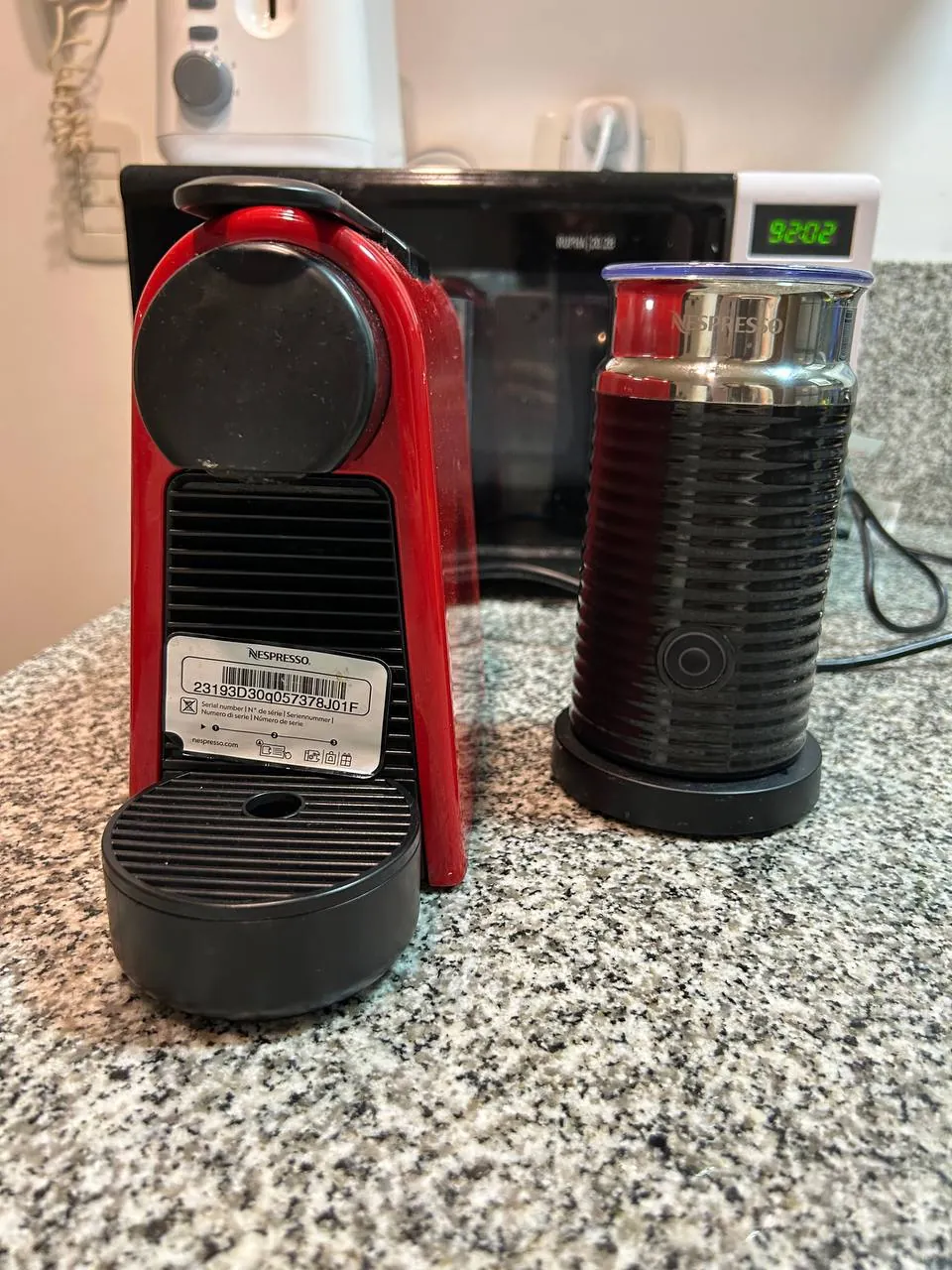 Nespresso Inissia + Aeroccino 3 комплект 2