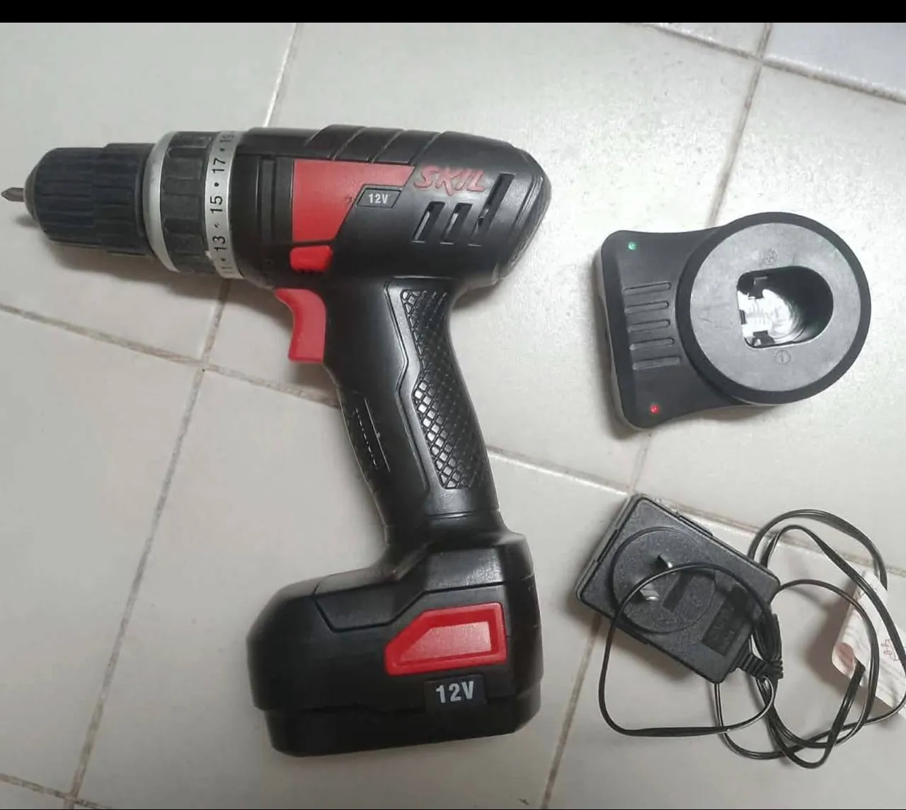 Шуруповёрт Skil 12V б/у с зарядкой 1