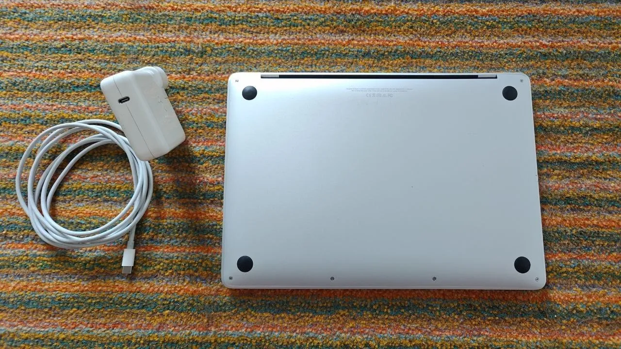 MacBook Pro 13 i7 16GB 3